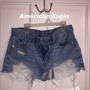 SOLD ❤️ American Eagle shorts 🌺